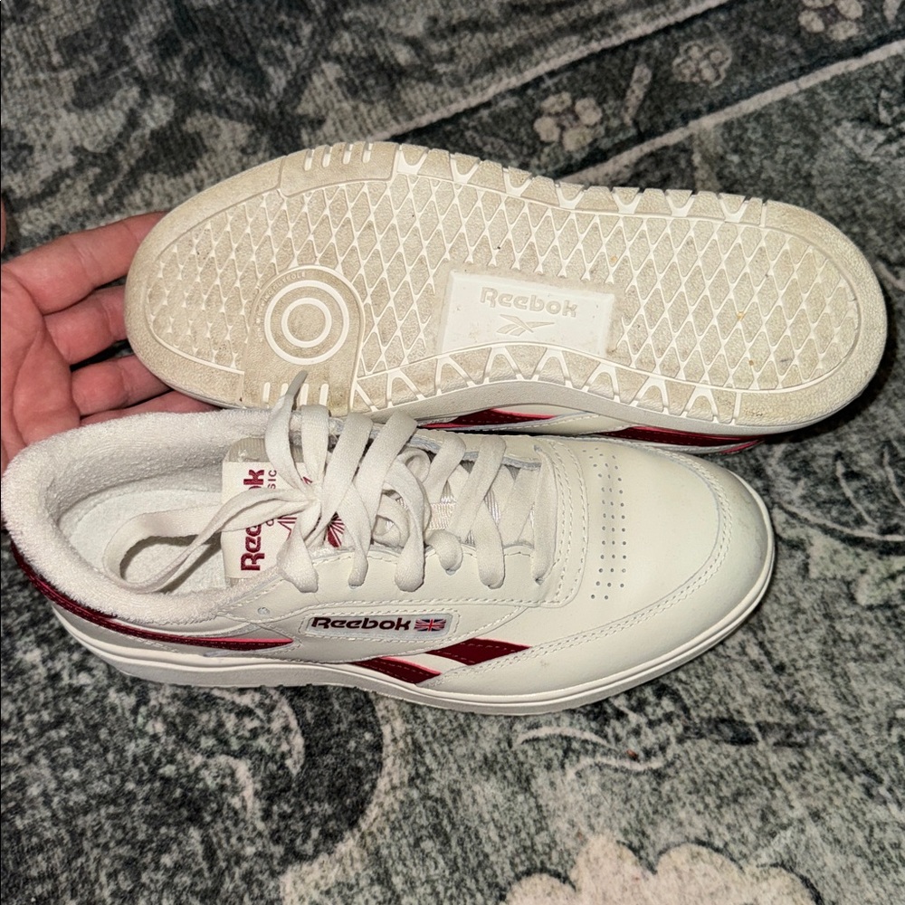 Reebok - Picture 2 of 3